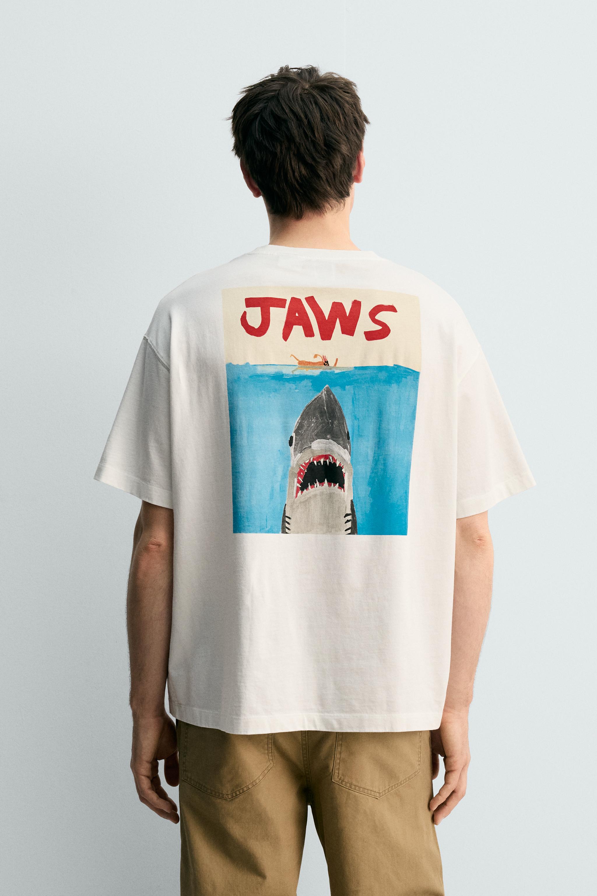 T-SHIRT ILLUSTRATION JAWS© UCS LLC AND AMBLIN X DYLAN´S CLUB ZARA